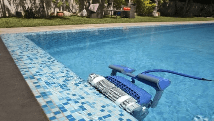 How Does an Automatic Pool Cleaner Work